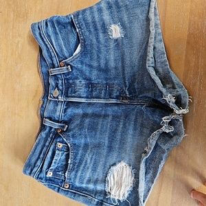 Levi's Jean shorts size 28